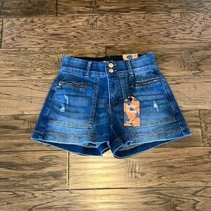 Indigo Poppy 4” Short Mid Rise NWT Size 4
